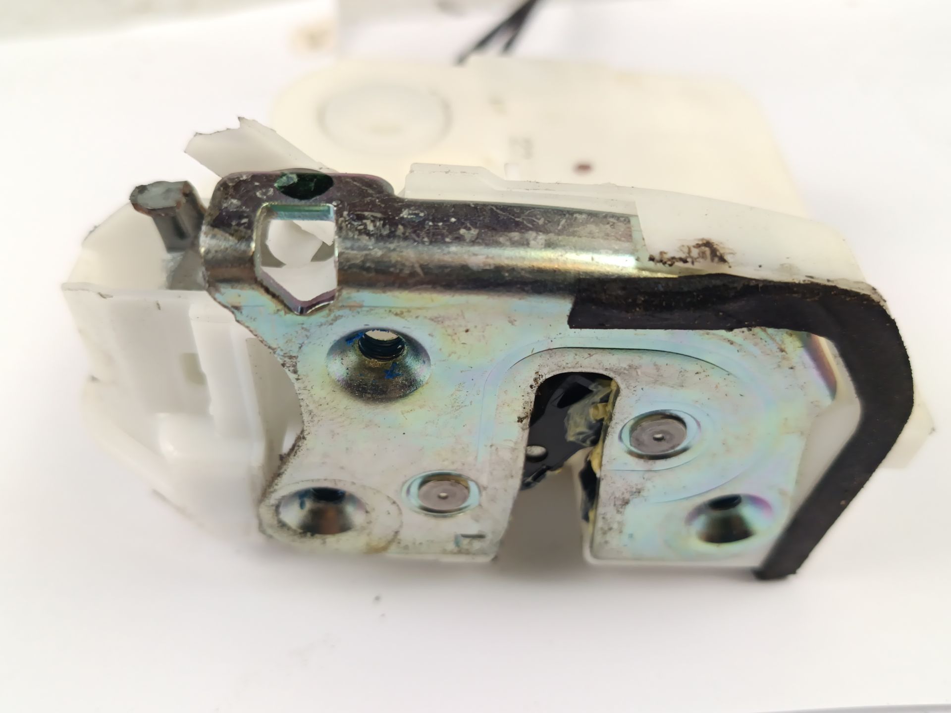 cerradura puerta trasera izquierda  Foto 2 cerradura puerta trasera izquierda  Foto 2