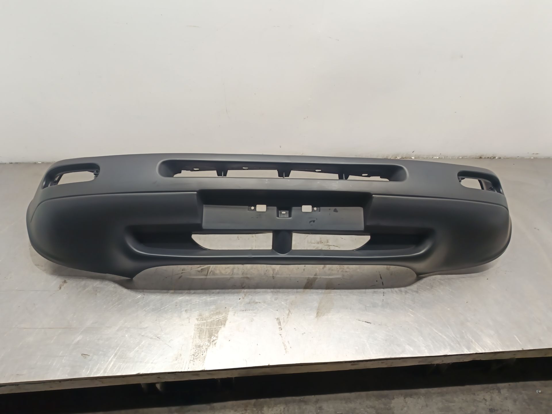 PARAGOLPES DELANTERO