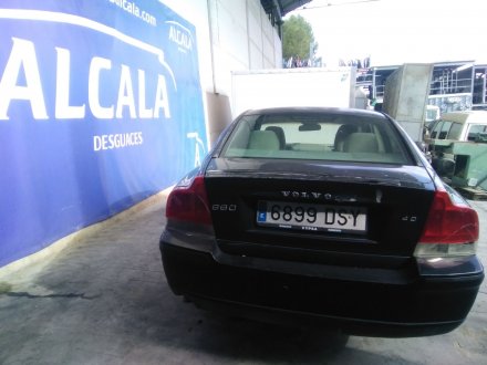 Vehiculo en el desguace: VOLVO S60 BERLINA 2.4 Diesel