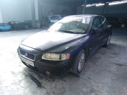 Vehiculo en el desguace: VOLVO S60 BERLINA 2.4 Diesel