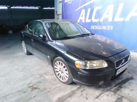 Vehiculo en el desguace: VOLVO S60 BERLINA 2.4 Diesel