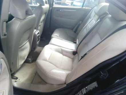 Vehiculo en el desguace: VOLVO S60 BERLINA 2.4 Diesel