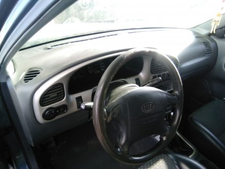 Vehiculo en el desguace: KIA SHUMA II 1.6 LS 4 Berlina