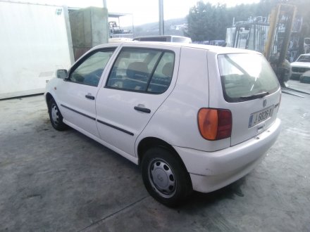 Vehiculo en el desguace: VOLKSWAGEN POLO BERLINA (6N1) Básico
