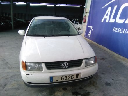 Vehiculo en el desguace: VOLKSWAGEN POLO BERLINA (6N1) Básico