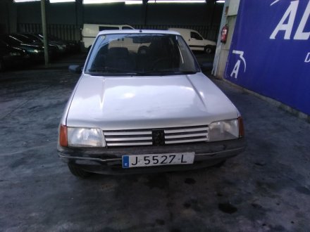 Vehiculo en el desguace: PEUGEOT 205 BERLINA 1.8 Diesel