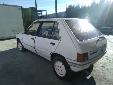 Vehiculo en el desguace: PEUGEOT 205 BERLINA P1Y