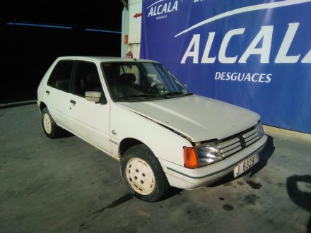 Vehiculo en el desguace: PEUGEOT 205 BERLINA P1Y