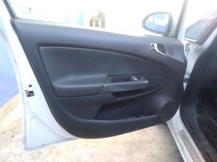 Vehiculo en el desguace: OPEL CORSA D 1.3 16V CDTI