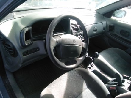 Vehiculo en el desguace: RENAULT LAGUNA (B56) 1.6