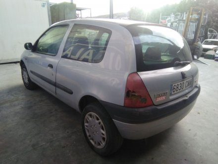 Vehiculo en el desguace: RENAULT CLIO II FASE I (B/CBO) 1.9 Diesel