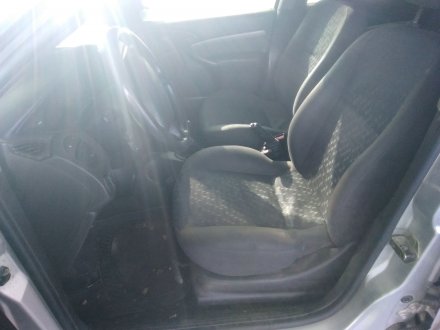 Vehiculo en el desguace: FORD Focus Berlina (CAK) Ambiente