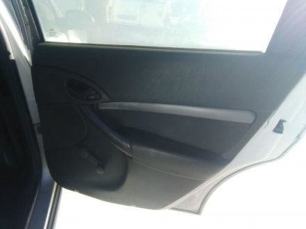 Vehiculo en el desguace: FORD Focus Berlina (CAK) Ambiente