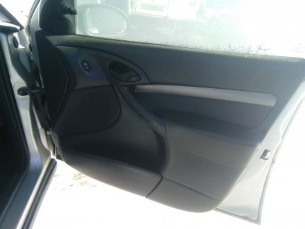 Vehiculo en el desguace: FORD Focus Berlina (CAK) Ambiente