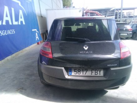Vehiculo en el desguace: RENAULT MEGANE II BERLINA 5P Confort Authentique
