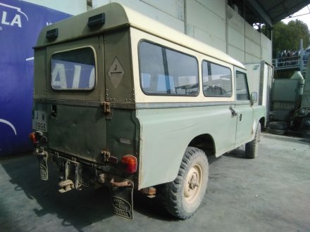 Vehiculo en el desguace: LAND ROVER SANTANA 109