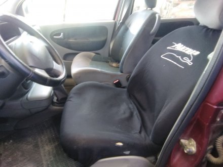 Vehiculo en el desguace: RENAULT SCENIC (JA..) 1.9 dCi Diesel CAT