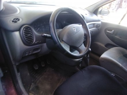 Vehiculo en el desguace: RENAULT SCENIC (JA..) 1.9 dCi Diesel CAT