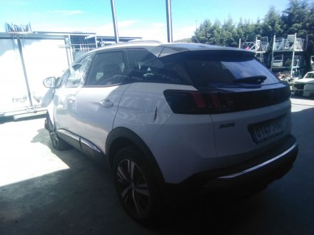 Vehiculo en el desguace: PEUGEOT 3008 *