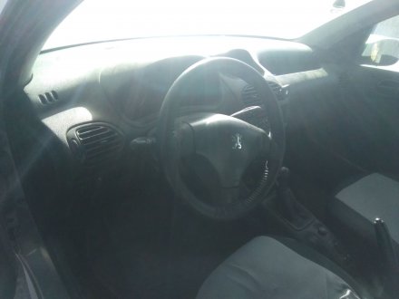 Vehiculo en el desguace: PEUGEOT 206 BERLINA XT