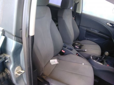 Vehiculo en el desguace: SEAT LEON (1P1) Reference