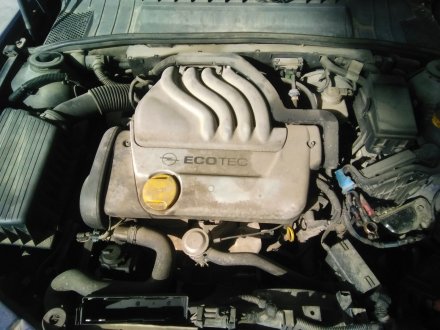 Vehiculo en el desguace: OPEL VECTRA B BERLINA 1.6 16V