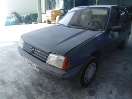 Vehiculo en el desguace: PEUGEOT 205 BERLINA *