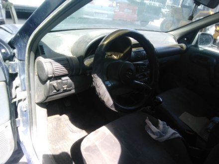 Vehiculo en el desguace: OPEL CORSA B Base