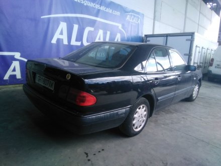 Vehiculo en el desguace: MERCEDES-BENZ CLASE E (W210) BERLINA 2.3 16V CAT