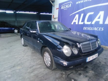 Vehiculo en el desguace: MERCEDES-BENZ CLASE E (W210) BERLINA 2.3 16V CAT