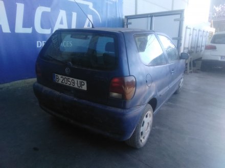 Vehiculo en el desguace: VOLKSWAGEN POLO BERLINA (6N1) Air