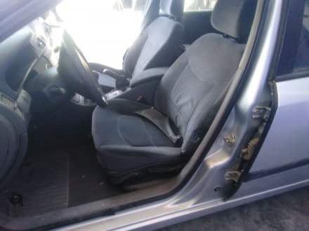 Vehiculo en el desguace: RENAULT LAGUNA II (BG0) 1.6 16V