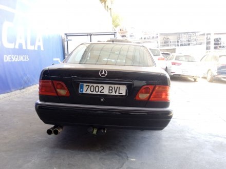 Vehiculo en el desguace: MERCEDES-BENZ CLASE E (W210) BERLINA 4.2 V8 32V CAT