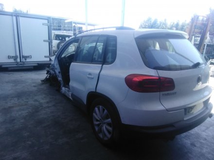 Vehiculo en el desguace: VOLKSWAGEN TIGUAN (5N2) *