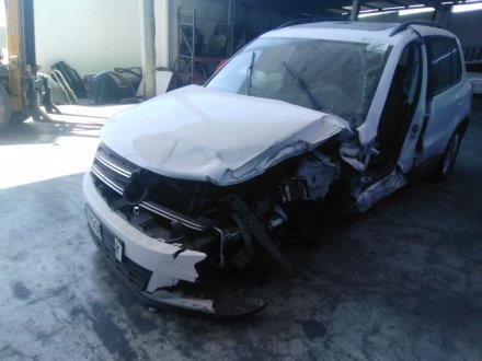 Vehiculo en el desguace: VOLKSWAGEN TIGUAN (5N2) *