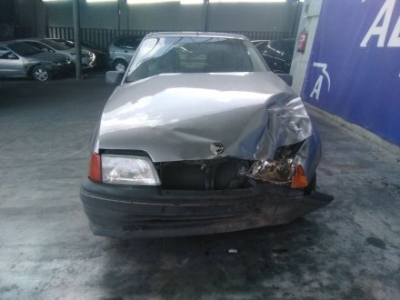 Vehiculo en el desguace: OPEL KADETT E GL Berlina