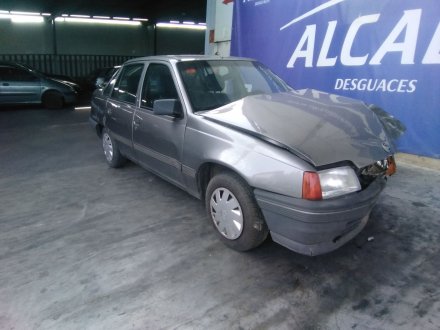 Vehiculo en el desguace: OPEL KADETT E GL Berlina