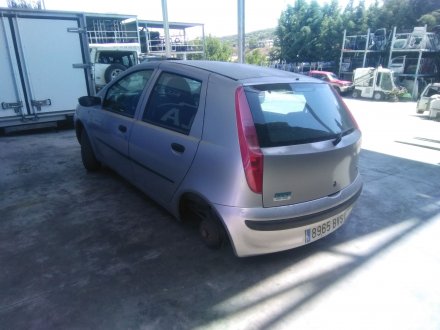 Vehiculo en el desguace: FIAT PUNTO BERLINA (188) 1.2 16V CAT