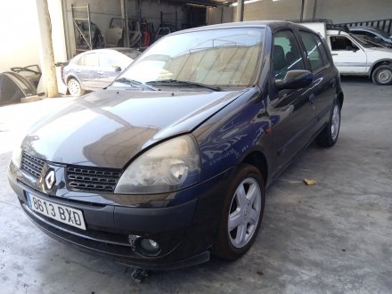 Vehiculo en el desguace: RENAULT CLIO II FASE II (B/CB0) Authentique