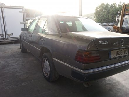 Vehiculo en el desguace: MERCEDES CLASE E (W124) BERLINA D 300 (124.130)