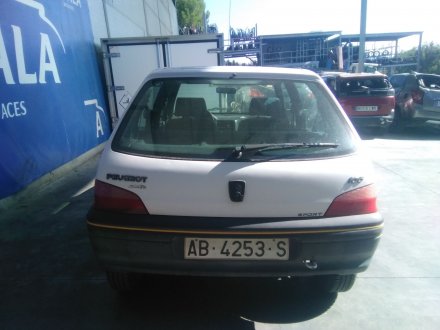 Vehiculo en el desguace: PEUGEOT 106 (S2) Kid