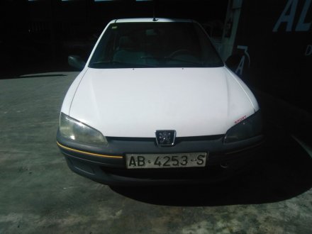 Vehiculo en el desguace: PEUGEOT 106 (S2) Kid