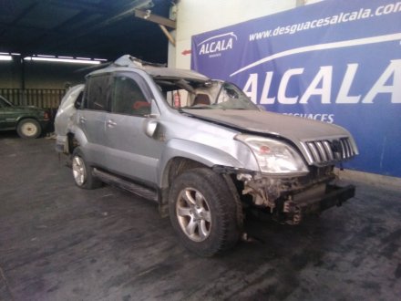 Vehiculo en el desguace: TOYOTA LAND CRUISER (J12) 3.0 Turbodiesel