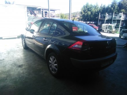 Vehiculo en el desguace: RENAULT MEGANE II BERLINA 5P Authentique