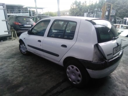 Vehiculo en el desguace: RENAULT CLIO II FASE I (B/CBO) 1.2