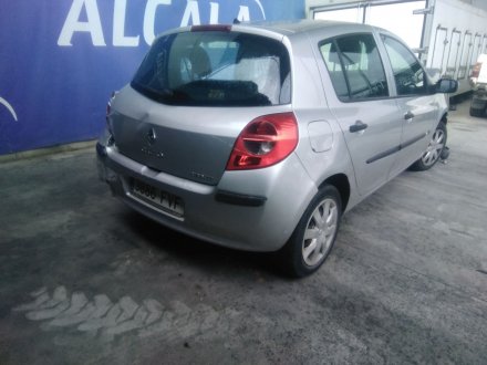 Vehiculo en el desguace: RENAULT CLIO III (BR0/1, CR0/1) 1.5 dCi (BR17, CR17)