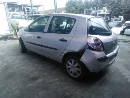 Vehiculo en el desguace: RENAULT CLIO III (BR0/1, CR0/1) 1.5 dCi (BR17, CR17)