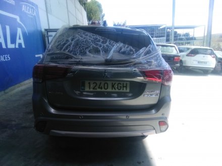 Vehiculo en el desguace: MITSUBISHI OUTLANDER III (GG_W, GF_W, ZJ, ZL, ZK) 2.0 Hybrid 4WD (GG2W)