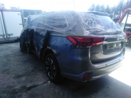 Vehiculo en el desguace: MITSUBISHI OUTLANDER III (GG_W, GF_W, ZJ, ZL, ZK) 2.0 Hybrid 4WD (GG2W)