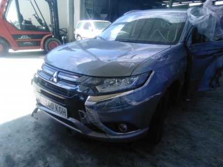 Vehiculo en el desguace: MITSUBISHI OUTLANDER III (GG_W, GF_W, ZJ, ZL, ZK) 2.0 Hybrid 4WD (GG2W)